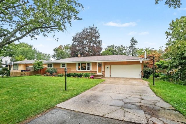 53 W 34th Street, Holland, MI 49423