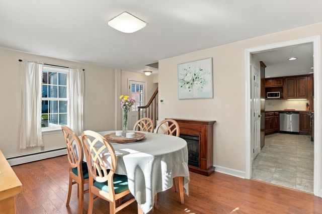 8 Orchard St, Westford, MA 01886