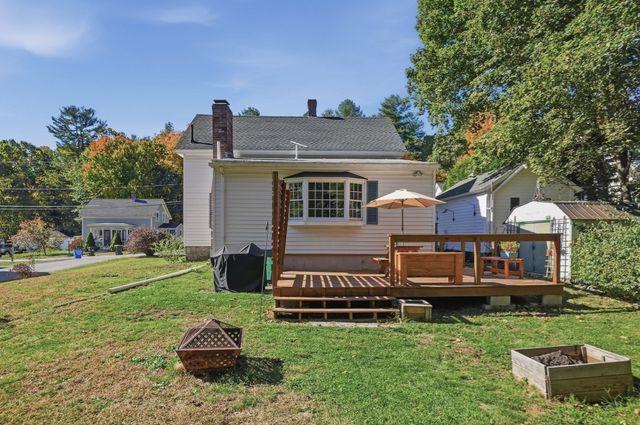 8 Orchard St, Westford, MA 01886