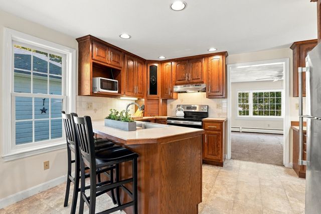 8 Orchard St, Westford, MA 01886