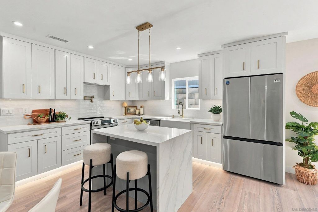 4145 Narragansett Ave, San Diego, CA 92107