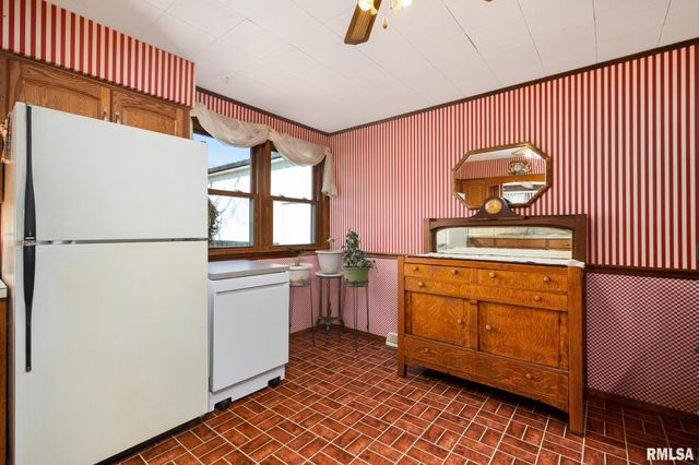 245 E LAKELAND Road, Morton, IL 61550