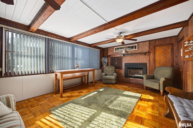 245 E LAKELAND Road, Morton, IL 61550