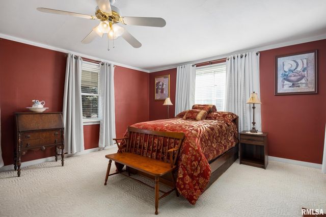 245 E LAKELAND Road, Morton, IL 61550