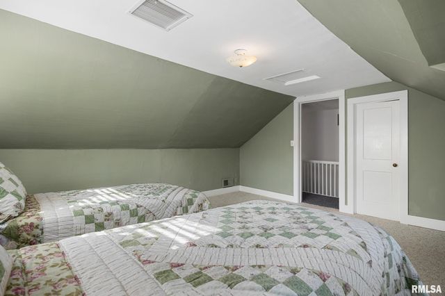 245 E LAKELAND Road, Morton, IL 61550