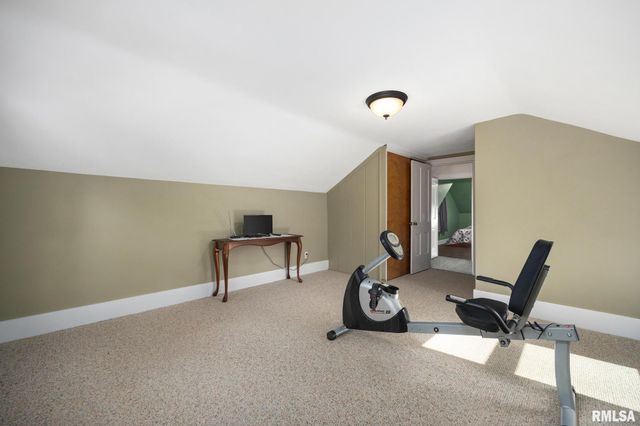 245 E LAKELAND Road, Morton, IL 61550