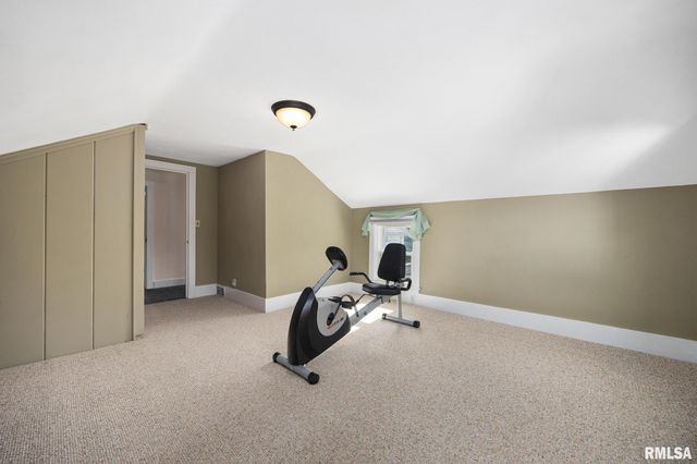 245 E LAKELAND Road, Morton, IL 61550