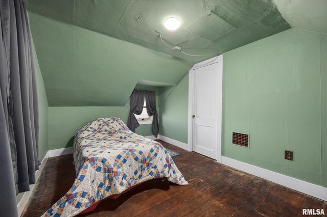 245 E LAKELAND Road, Morton, IL 61550