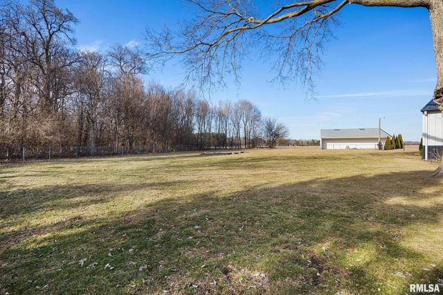 245 E LAKELAND Road, Morton, IL 61550