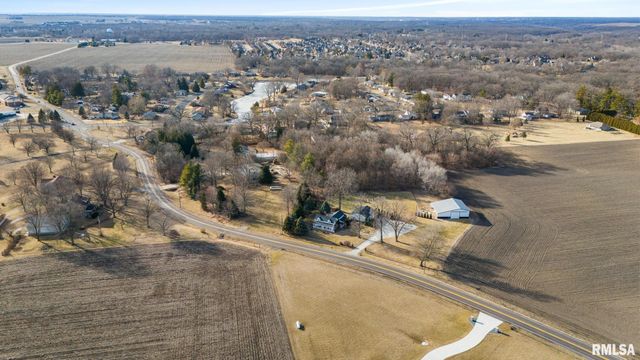 245 E LAKELAND Road, Morton, IL 61550