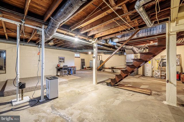 102 S MARKET ST, Ephrata, PA 17522