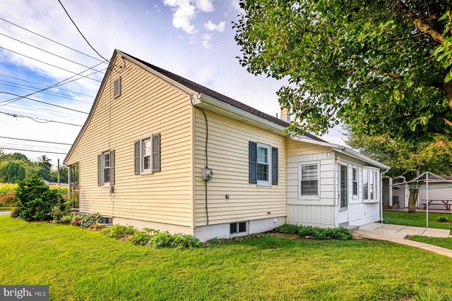 102 S MARKET ST, Ephrata, PA 17522