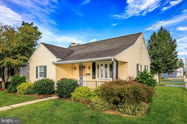 102 S MARKET ST, Ephrata, PA 17522