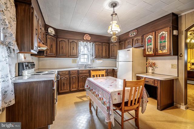 102 S MARKET ST, Ephrata, PA 17522