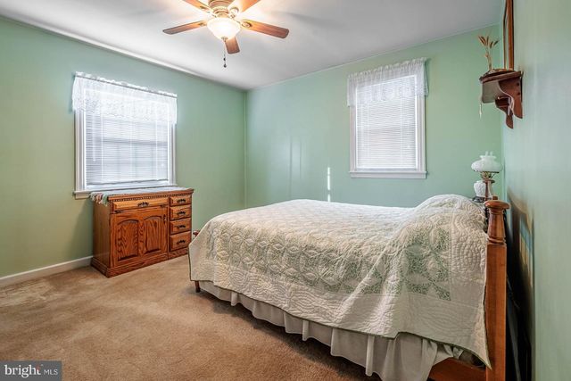102 S MARKET ST, Ephrata, PA 17522