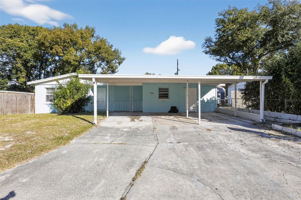 Image 1 of property listing at 724 OAKLANDO DRIVE, Altamonte Springs, FL 32714