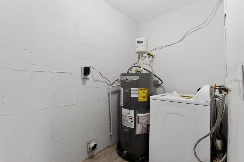 Image 23 of property listing at 724 OAKLANDO DRIVE, Altamonte Springs, FL 32714