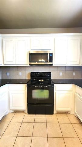 13705 Oxford Drive, Edmond, OK 73013