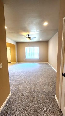 13705 Oxford Drive, Edmond, OK 73013