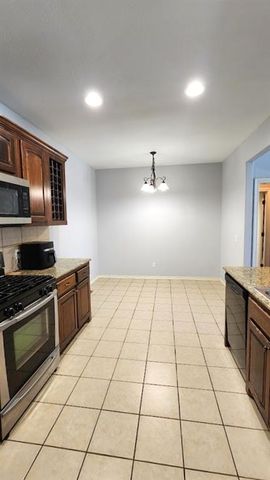 13705 Oxford Drive, Edmond, OK 73013