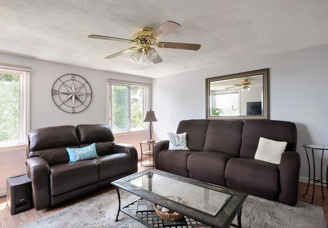 20 Hillside Rd, Hull, MA 02045