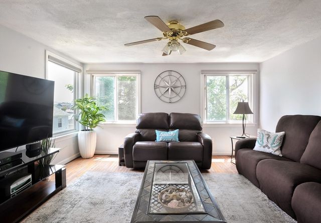 20 Hillside Rd, Hull, MA 02045