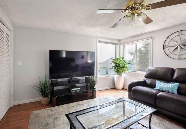 20 Hillside Rd, Hull, MA 02045