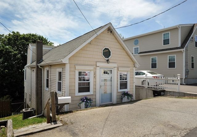 20 Hillside Rd, Hull, MA 02045