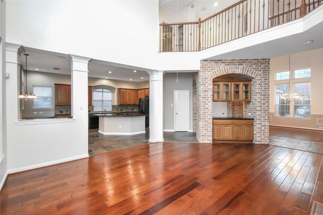 10 E Artist Grove Circle, The Woodlands, TX 77382