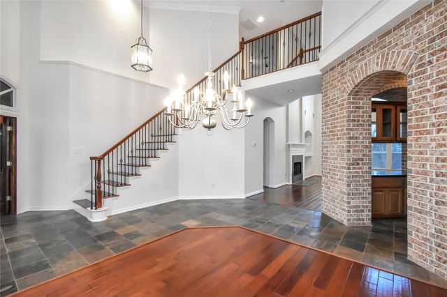 10 E Artist Grove Circle, The Woodlands, TX 77382