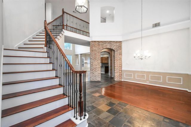 10 E Artist Grove Circle, The Woodlands, TX 77382