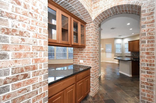 10 E Artist Grove Circle, The Woodlands, TX 77382