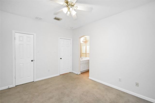 10 E Artist Grove Circle, The Woodlands, TX 77382