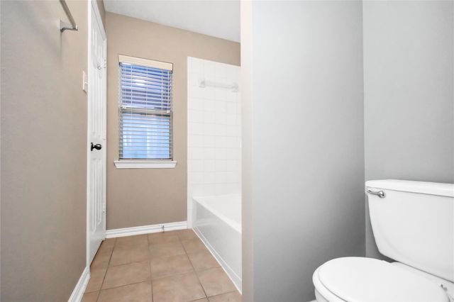 10 E Artist Grove Circle, The Woodlands, TX 77382