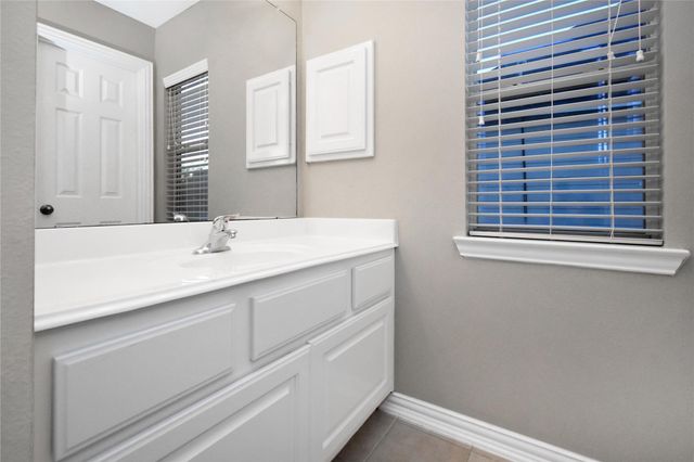 10 E Artist Grove Circle, The Woodlands, TX 77382