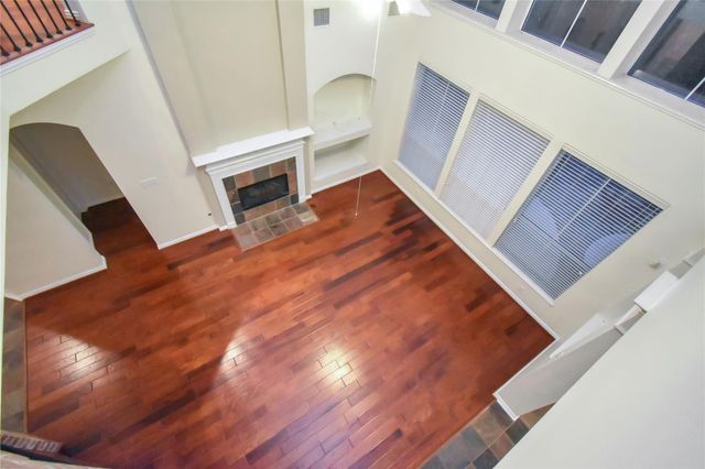 10 E Artist Grove Circle, The Woodlands, TX 77382