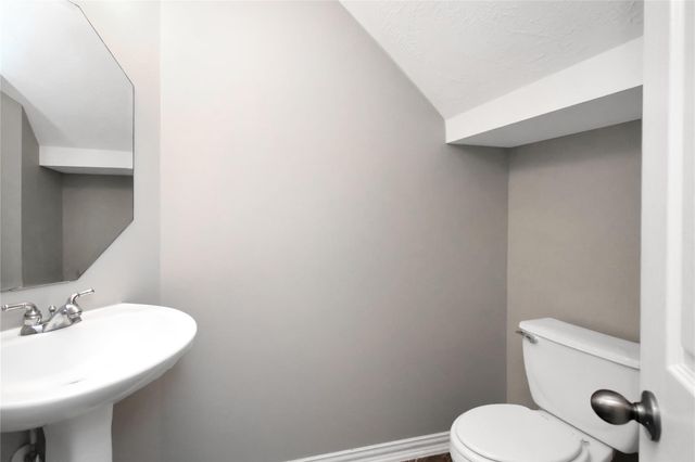 10 E Artist Grove Circle, The Woodlands, TX 77382