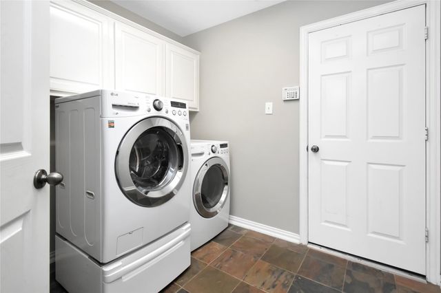 10 E Artist Grove Circle, The Woodlands, TX 77382