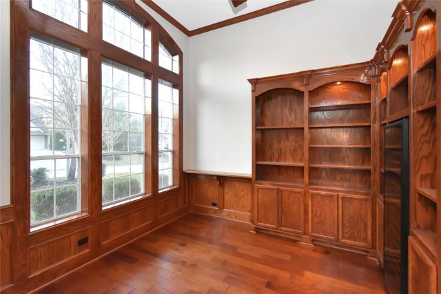 10 E Artist Grove Circle, The Woodlands, TX 77382