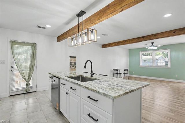 815 Pine Harbor DR, Norfolk, VA 23502