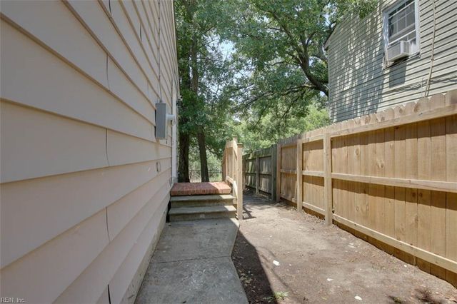 815 Pine Harbor DR, Norfolk, VA 23502