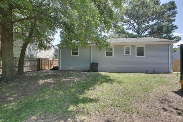 815 Pine Harbor DR, Norfolk, VA 23502