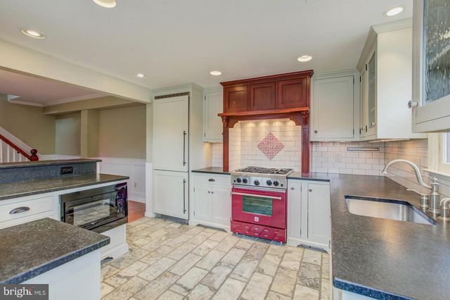 1022 ORONOCO, Alexandria, VA 22314