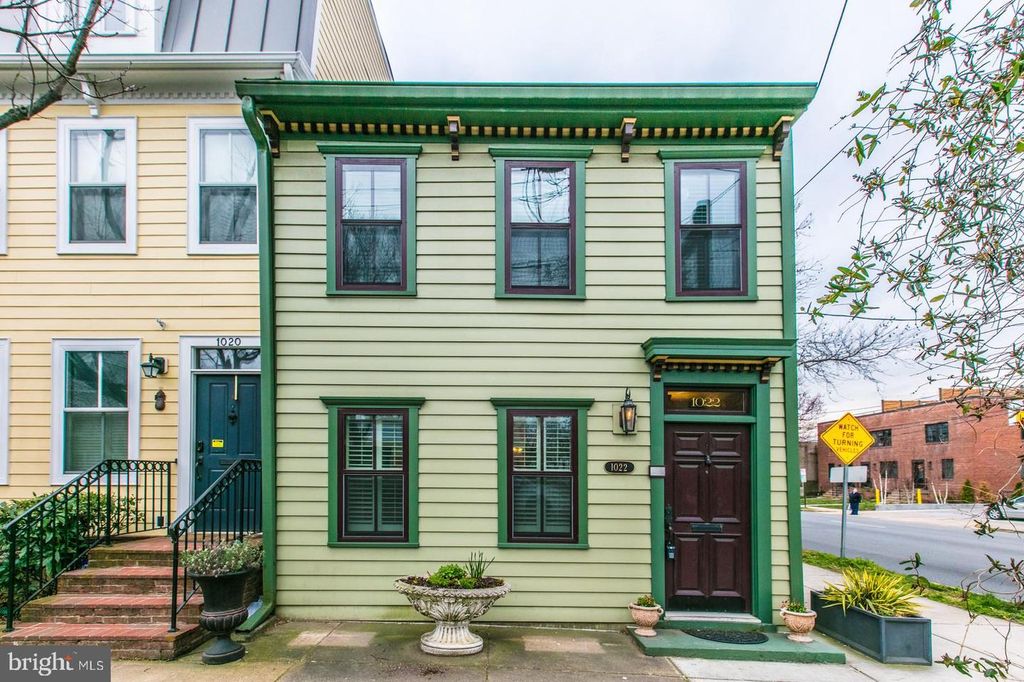 1022 ORONOCO, Alexandria, VA 22314