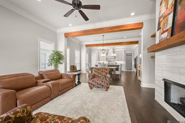 38185 Meadow Rue Dr, Prairieville, LA 70769