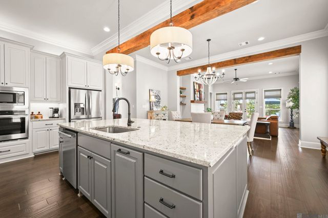 38185 Meadow Rue Dr, Prairieville, LA 70769