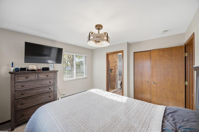 2037 W Park Drive, Algonac, MI 48001