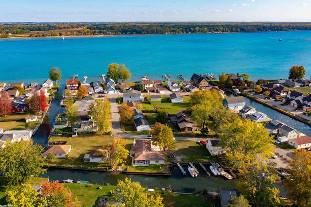 2037 W Park Drive, Algonac, MI 48001