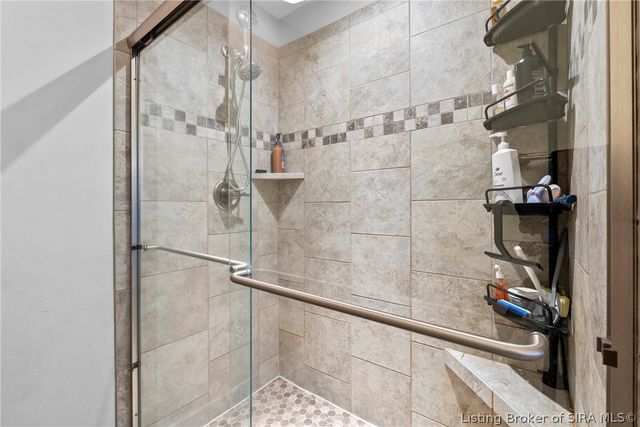 5609 Buckthorne Drive, Jeffersonville, IN 47130