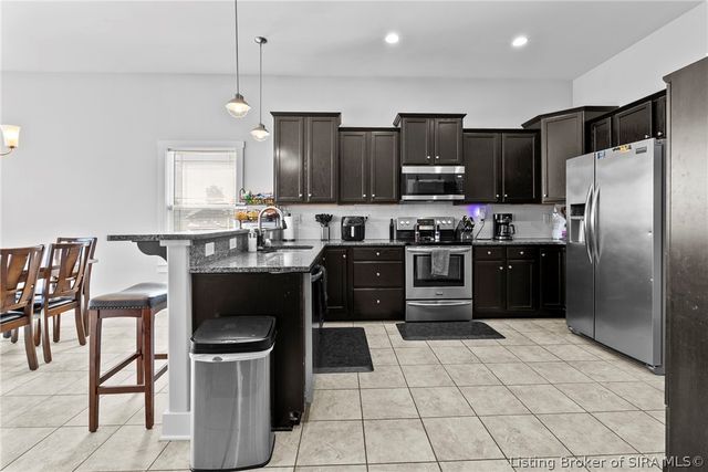 5609 Buckthorne Drive, Jeffersonville, IN 47130